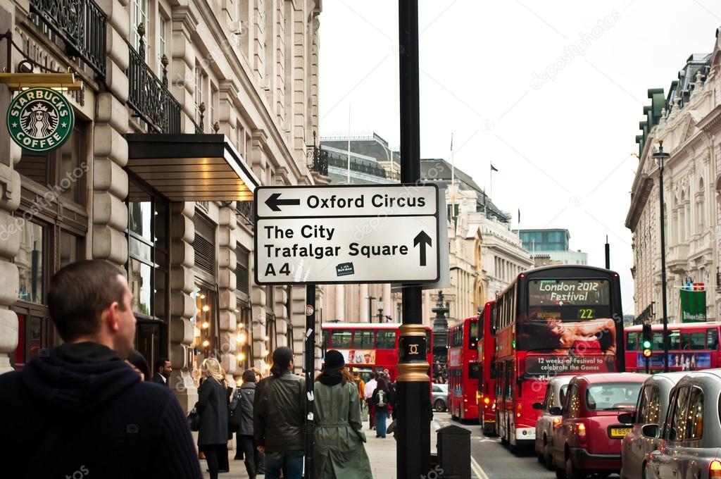 Trafalgar Square in London, UK – Stock Editorial Photo © 85cornelia