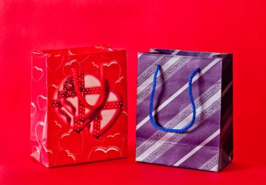 tassen giften voor hem en haar