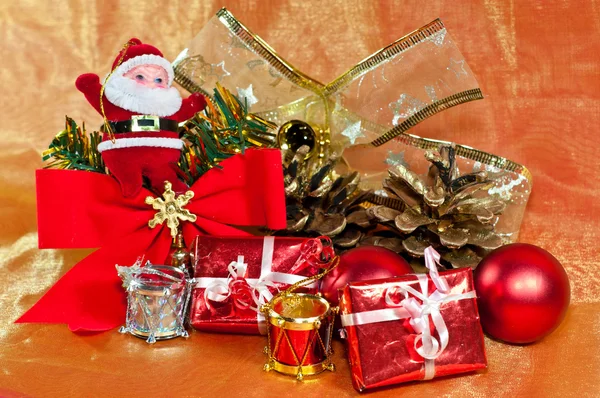 Christmas ornaments with Santa figurine — Stock Photo, Image