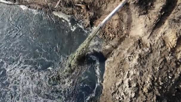 Agua Sucia Fluye Tubería Contaminación Acuática Catástrofe Ecológica Líquido Negro — Vídeo de stock