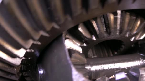Ein Mechanismus Mit Rotierenden Zahnrädern Reduzierer Aus Der Mitte Metallkonstruktion — Stockvideo