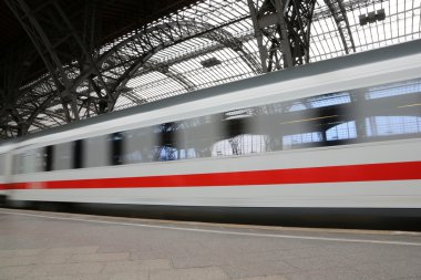 Tren hareket halinde