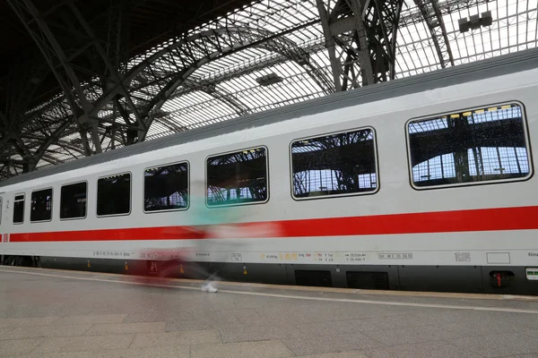 Treno in movimento — Foto Stock