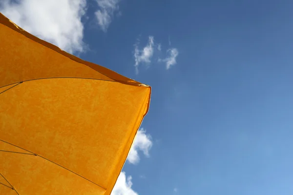 Payung kuning — Stok Foto