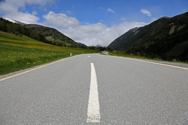 Mountain pass road, Sölkpass, Austria — Stock Photo, Image