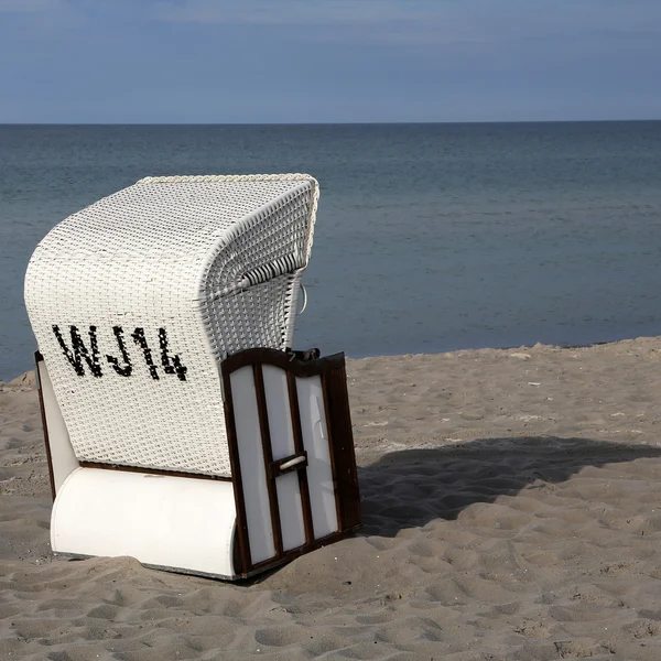 Chaise de plage à la mer Baltique — Photo