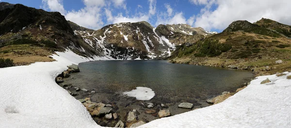 Bergsee an den Alpen, Kaltenbachsee — Stockfoto