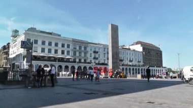 şehir merkezinde Belediye Binası önünde Hamburg alster Sqaure