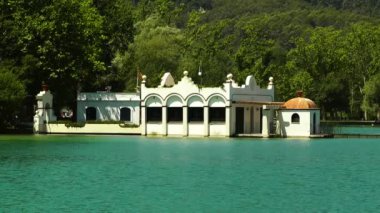 Göl banyoles, İspanya İspanya İber peninsula.in 1992 barcelona Olimpiyatları ikinci büyük gölde kayık ve kenu yarışları evi bu göl olduğunu