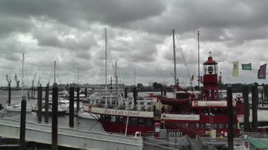 liman hamburg landungsbrucken