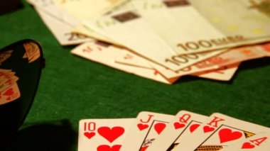 Poker tablo, cips ve para ile