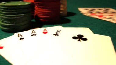Poker tablo, cips ve para ile