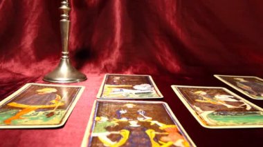 04 dolly değil Tarot kartları