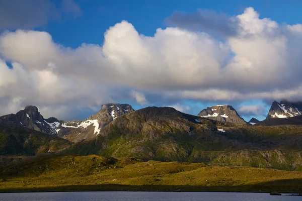 Mountains on Lofoten — Stock Photo, Image