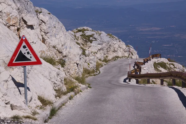 Mountain road in Dalmatia — Stock Photo, Image