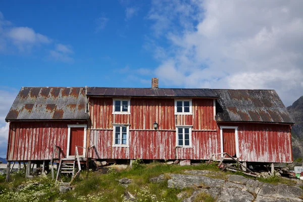 Old deteriorated fishing house — Stock Photo, Image