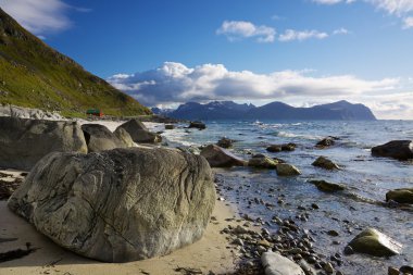 lofoten üzerinde kayalık plaj