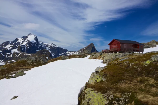 Cabana de montanha norueguesa — Fotografia de Stock