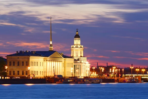 Vista noturna de São Petersburgo — Fotografia de Stock