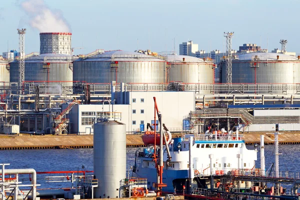 Tanques de petróleo — Foto de Stock