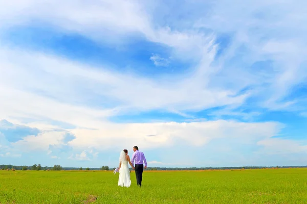 Loving couple on walk — Stock Photo, Image