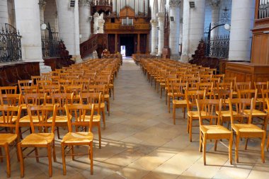 Katolik tapınağın iç