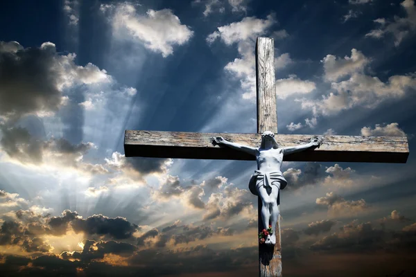 Cross of Jesus Christ against the beautiful sky — Stock Photo, Image