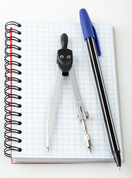 Metal dividers, pen and notebook — Stock Photo, Image