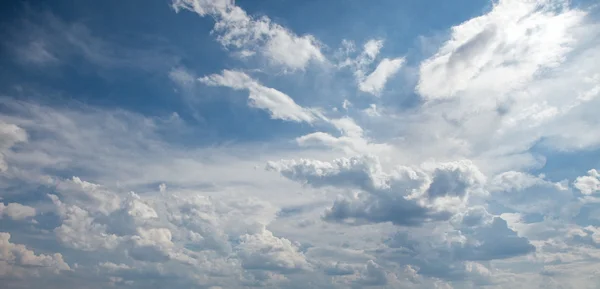 Blauer Himmel — Stockfoto