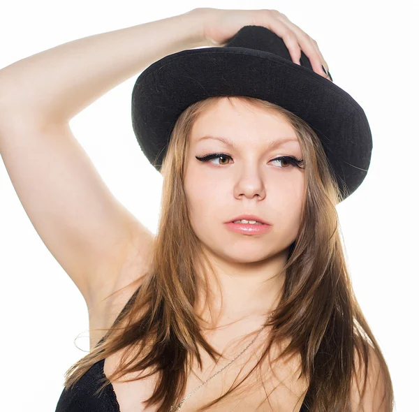 Retrato de hermosa joven con sombrero — Foto de Stock