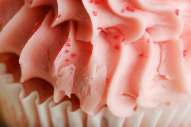 Doğum günü yemeği için ev yapımı parti pastası için kaput kreması..