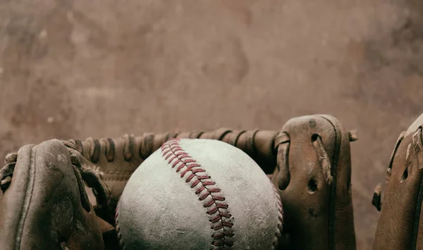 Ročník Baseballové Zázemí Kuličkou Rukavicí Zblízka — Stock fotografie