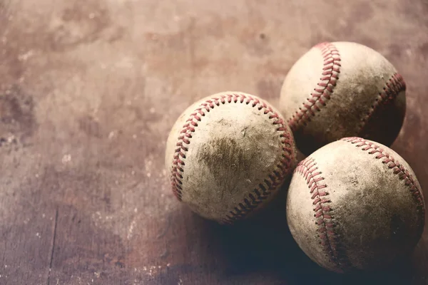 Старые Бейсбольные Мячи Фоне Гранжа Копировальным Пространством — стоковое фото