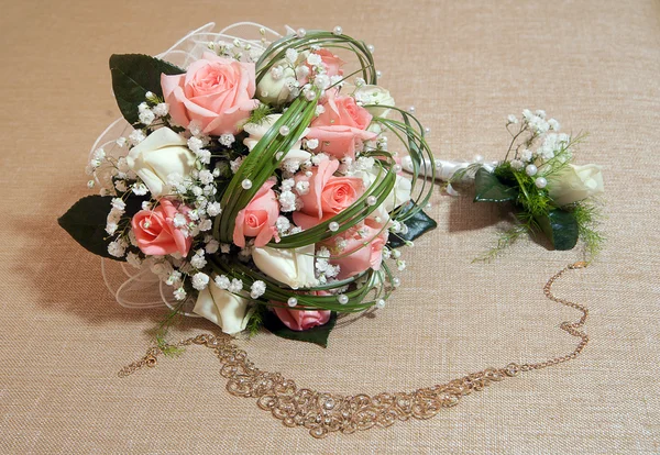 Wedding bouquet with roses — Stock Photo, Image