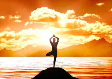 Yoga bir göl kenarında