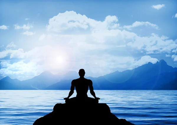 bir göl üzerinde meditasyon