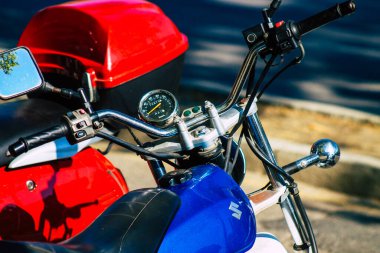 Seville İspanya 28 Eylül 2021 Sevilla, sembolik bir şehir ve Endülüs Bölgesi 'nin başkenti Sevilla caddelerine parketti.