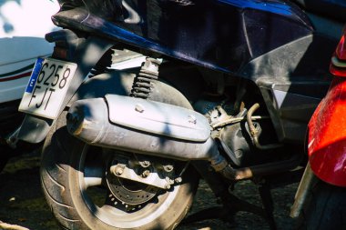 Seville İspanya 28 Eylül 2021 Sevilla, sembolik bir şehir ve Endülüs Bölgesi 'nin başkenti Sevilla caddelerine parketti.