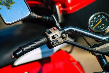 Seville İspanya 28 Eylül 2021 Sevilla, sembolik bir şehir ve Endülüs Bölgesi 'nin başkenti Sevilla caddelerine parketti.