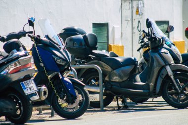 Seville İspanya 28 Eylül 2021 Sevilla, sembolik bir şehir ve Endülüs Bölgesi 'nin başkenti Sevilla caddelerine parketti.