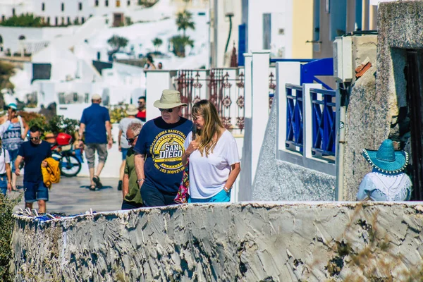 Wyspa Santorini Fira Grecja Października 2021 Niezidentyfikowani Turyści Odwiedzający Miasto — Zdjęcie stockowe