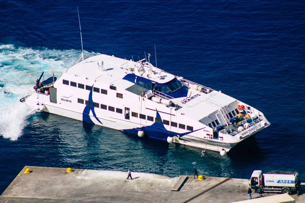 Santorini Fira Griekenland Oktober 2021 Luchtfoto Van Een Passagiersboot Bij — Stockfoto