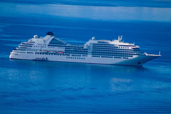 Santorini Fira Griekenland Oktober 2021 Luchtfoto Van Een Passagiersboot Bij — Stockfoto