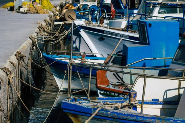 Insel Santorin Griechenland Oktober 2021 Fischerboot Vor Anker Hafen Der — Stockfoto