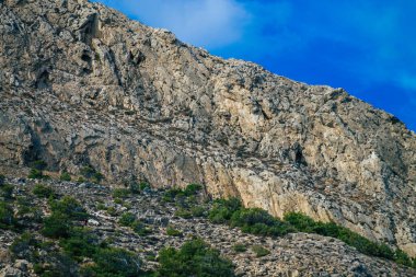 Santorini Adası, Perissa, Yunanistan - 17 Ekim 2021 Santorini 'de Antik Thira yürüyüş yolu, Perissa' ya giden antik yol sizi Profitis Elias ve Mesa Vouno 'nun zirvesine çıkarır.