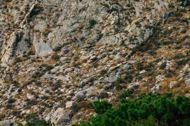 Santorini Adası, Perissa, Yunanistan - 17 Ekim 2021 Santorini 'de Antik Thira yürüyüş yolu, Perissa' ya giden antik yol sizi Profitis Elias ve Mesa Vouno 'nun zirvesine çıkarır.