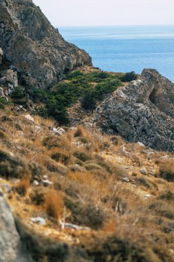 Santorini Adası, Perissa, Yunanistan - 17 Ekim 2021 Santorini 'de Antik Thira yürüyüş yolu, Perissa' ya giden antik yol sizi Profitis Elias ve Mesa Vouno 'nun zirvesine çıkarır.