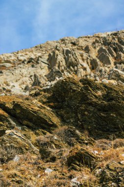 Santorini Adası, Perissa, Yunanistan - 17 Ekim 2021 Santorini 'de Antik Thira yürüyüş yolu, Perissa' ya giden antik yol sizi Profitis Elias ve Mesa Vouno 'nun zirvesine çıkarır.
