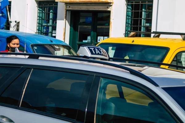 Santorini Fira Grecia Octubre 2021 Taxi Que Circula Por Las — Foto de Stock