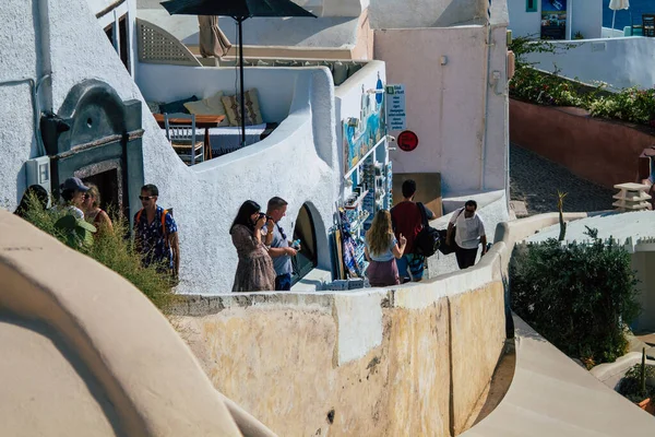 Октября 2021 Года Санторини Греция Толпы Туристов Посещающих Знаменитый Городок — стоковое фото